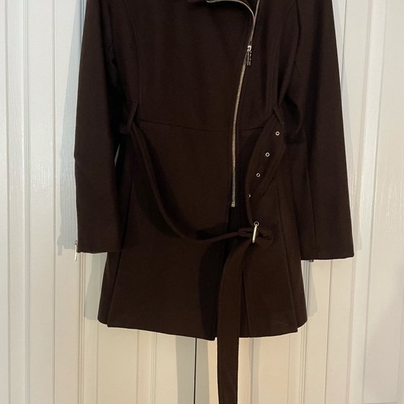 Kenneth Cole Asymmetrical Zip Belted Buckle/Wrap Jacket w/Gold Hardware. - Picture 6 of 14